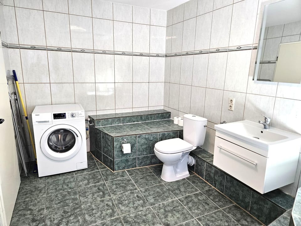Bathroom, washing machine
