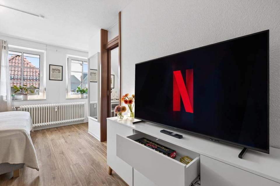 Communal lounge/ TV room, TV and multimedia, Photo of the whole room, Evening entertainment