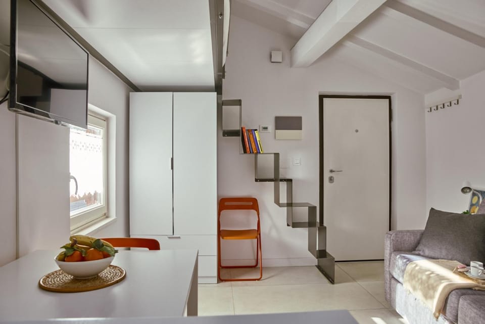 Essential by TSS' - Downtown, Wifi, Quiet Apartment in Trentino-South Tyrol