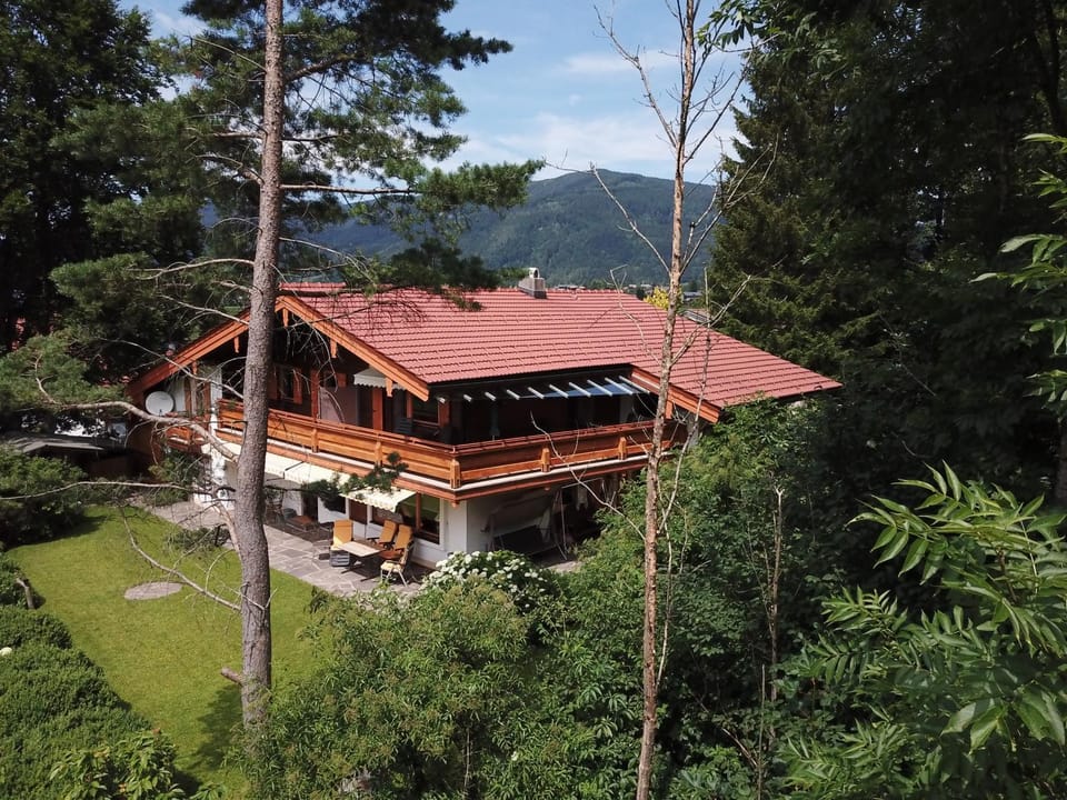 Neighbourhood, Natural landscape