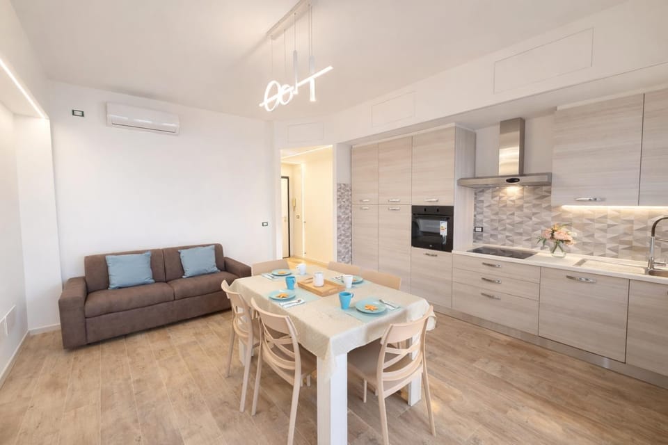 Kitchen or kitchenette, Living room, Dining area