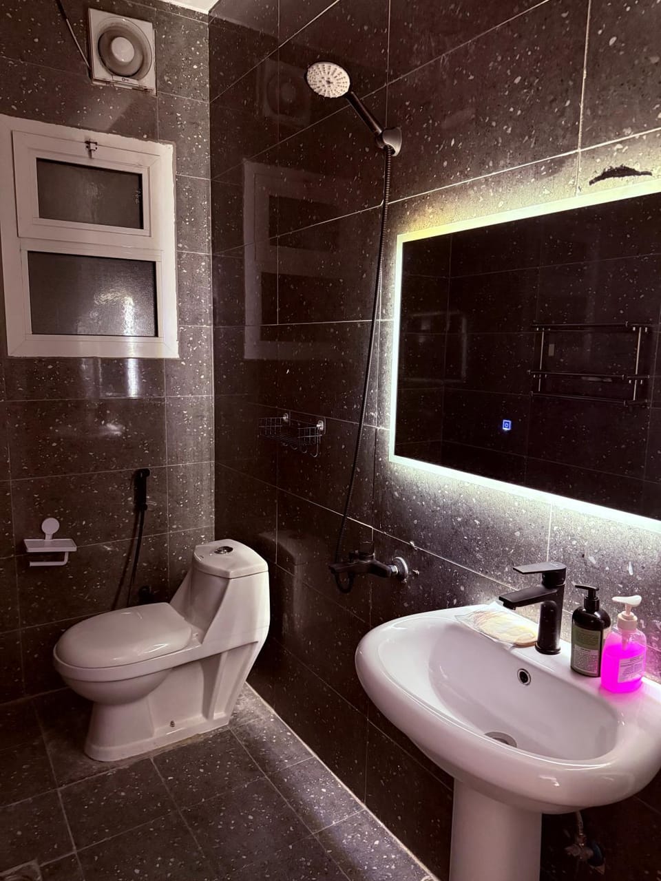 استديو مودرن انيق واسع Modern cozy studio Apartment in Riyadh