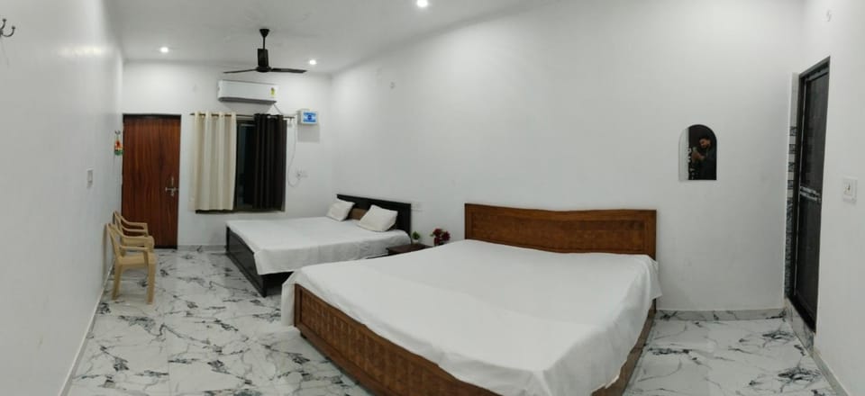 Om Shiwaay homestay Vacation rental in Uttar Pradesh