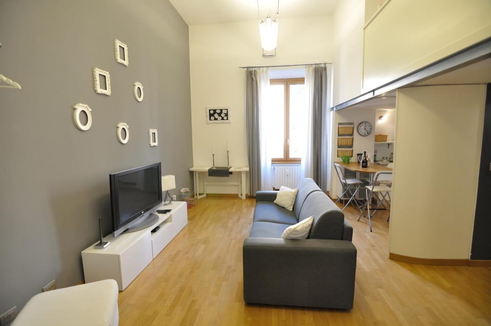 TV and multimedia, Photo of the whole room, Seating area