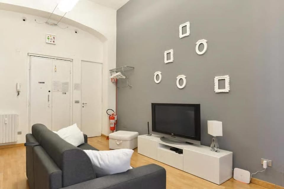 Living room, Photo of the whole room