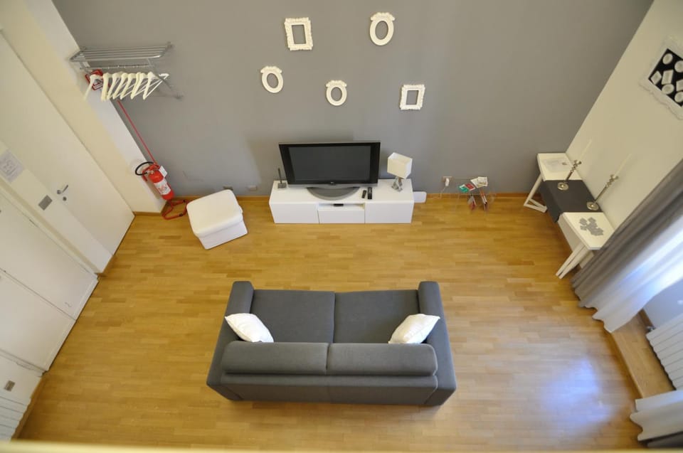 TV and multimedia, Living room, Photo of the whole room, Seating area