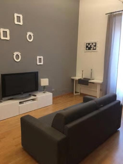 Living room, Photo of the whole room