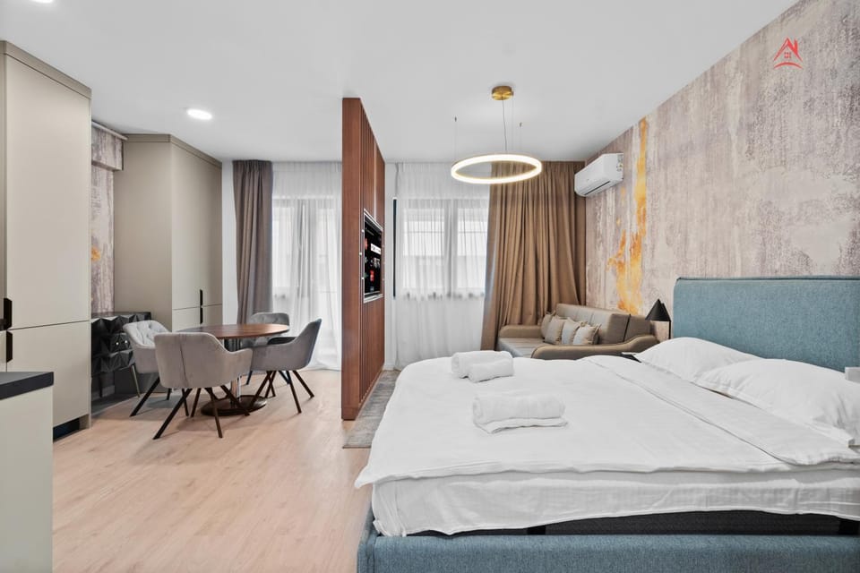 Bed, Living room, Photo of the whole room, Seating area, Bedroom, towels