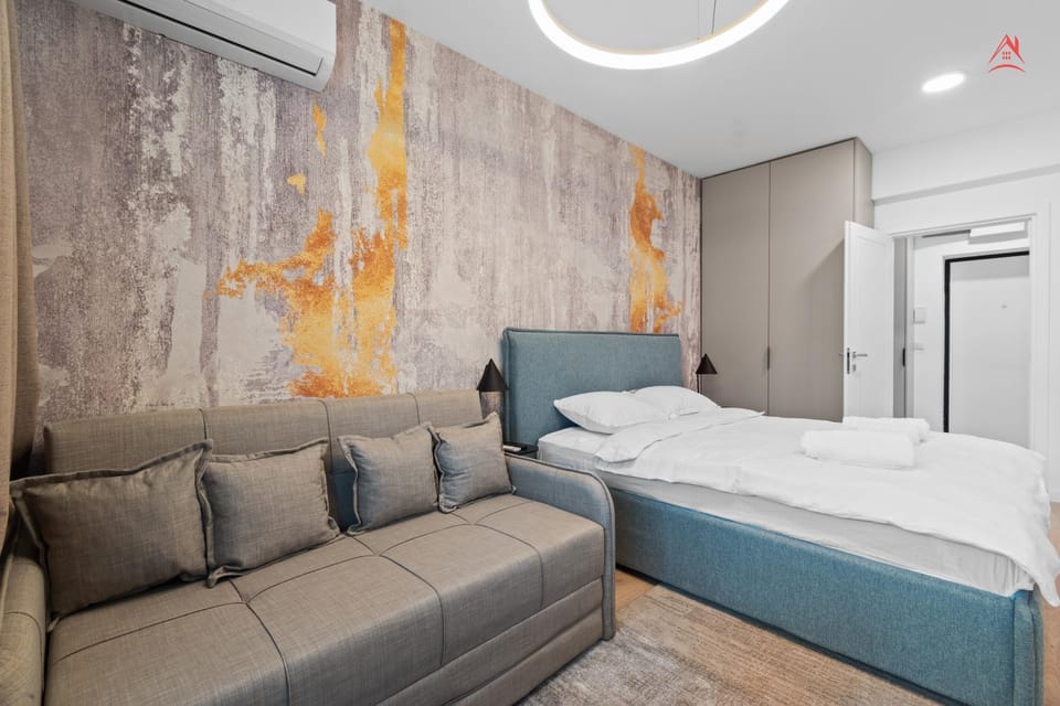 Bed, Living room, Photo of the whole room, Seating area, Bedroom