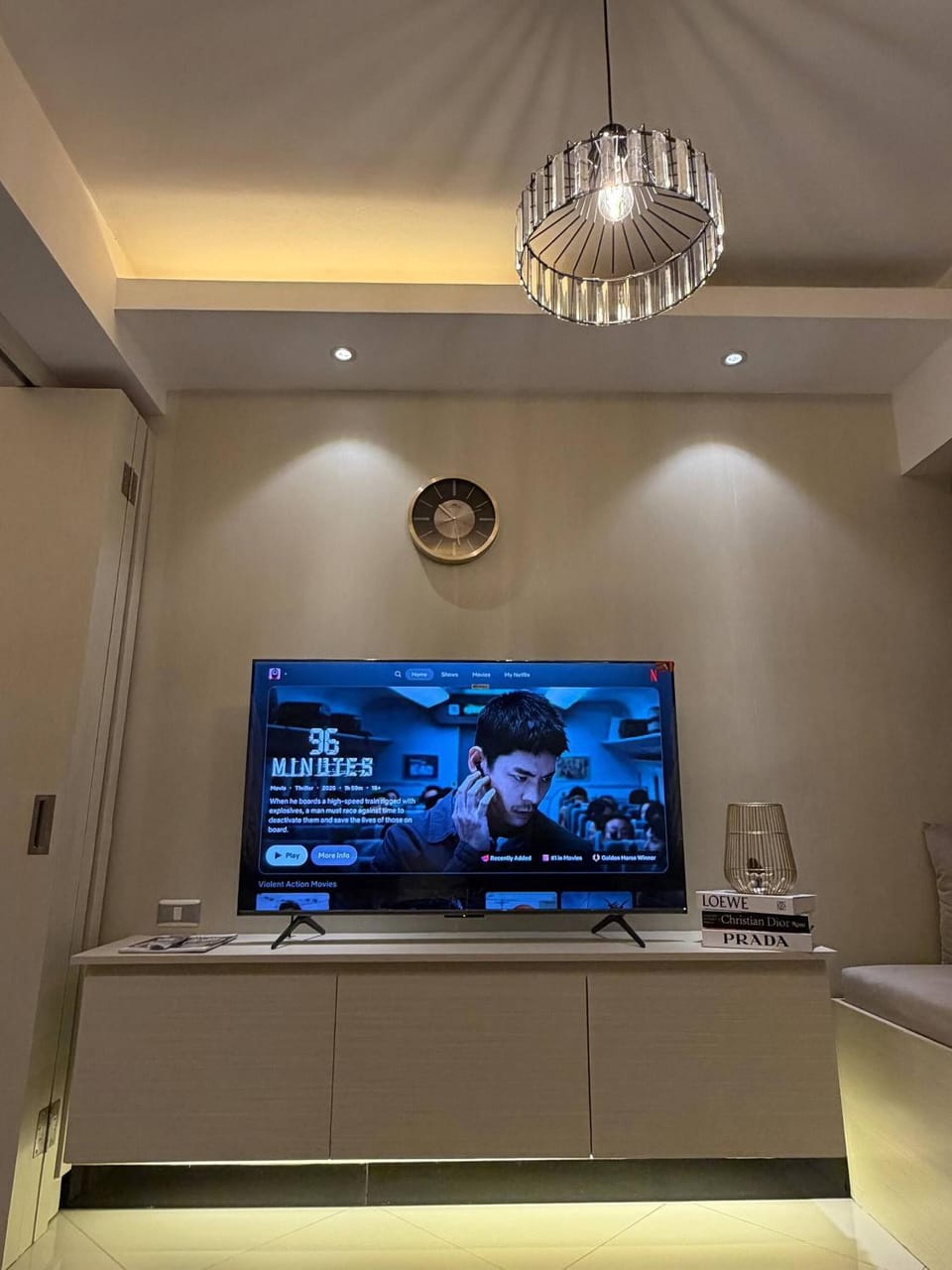 Communal lounge/ TV room, TV and multimedia, Decorative detail
