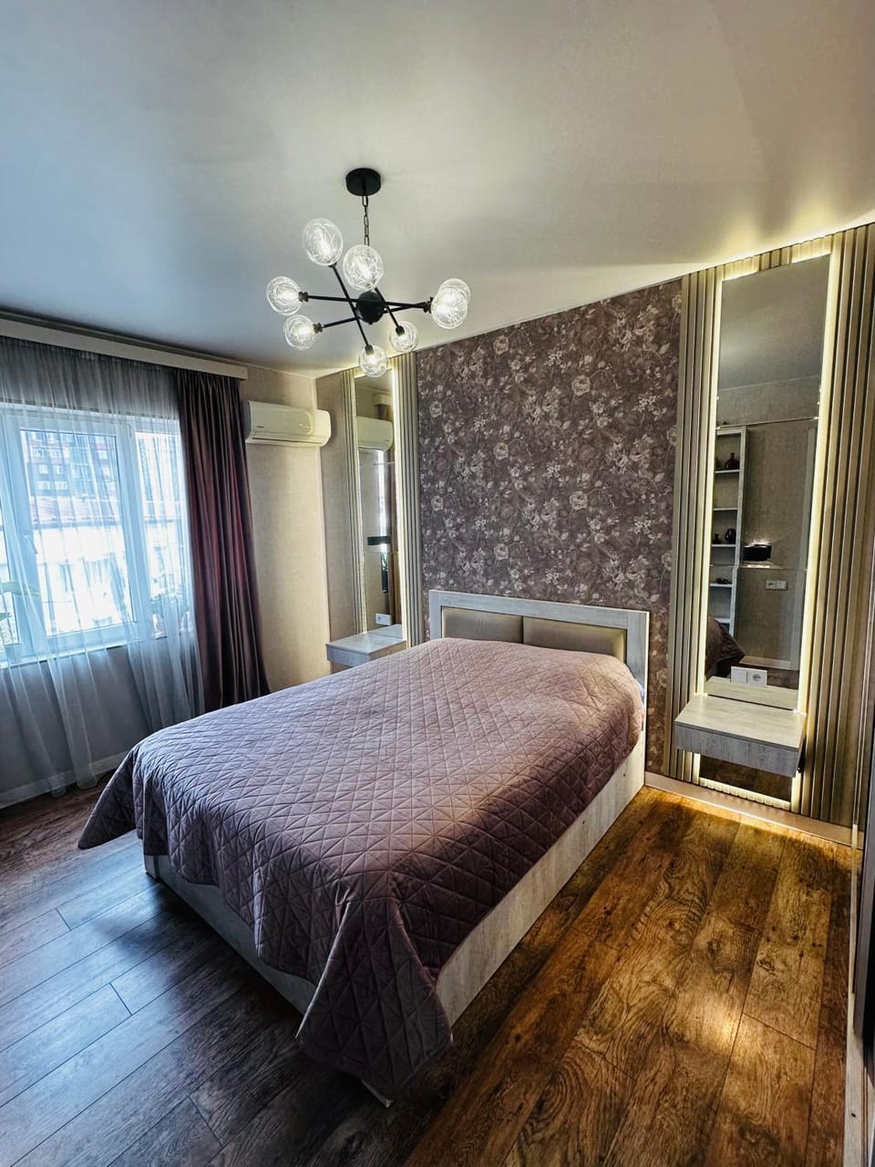 Bed, Photo of the whole room