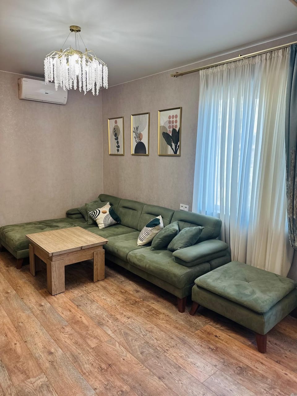 Seating area, air conditioner