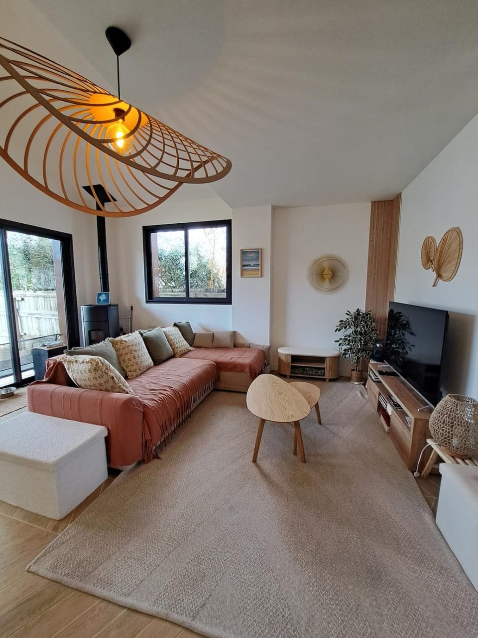 Property building, TV and multimedia, Living room