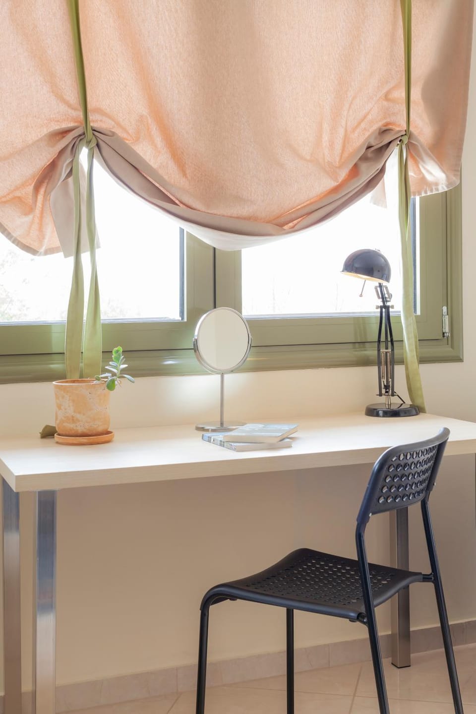 Seating area, Bedroom
