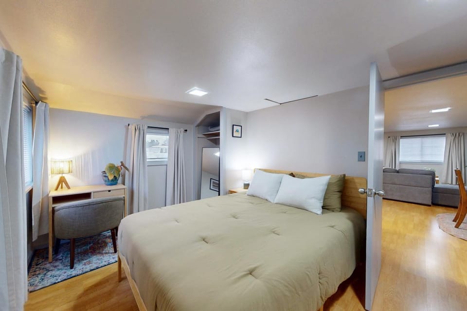 Bed, Photo of the whole room, Business facilities, Bedroom, wardrobe