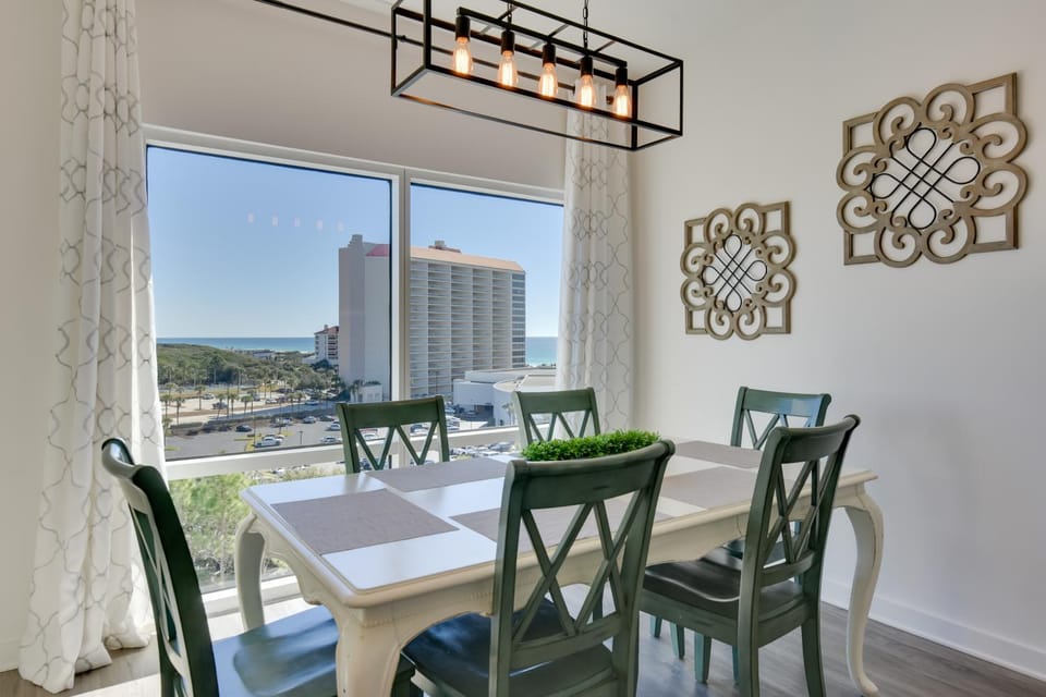 Walk to Beach! Ocean-View Resort Getaway in Destin House in Miramar Beach