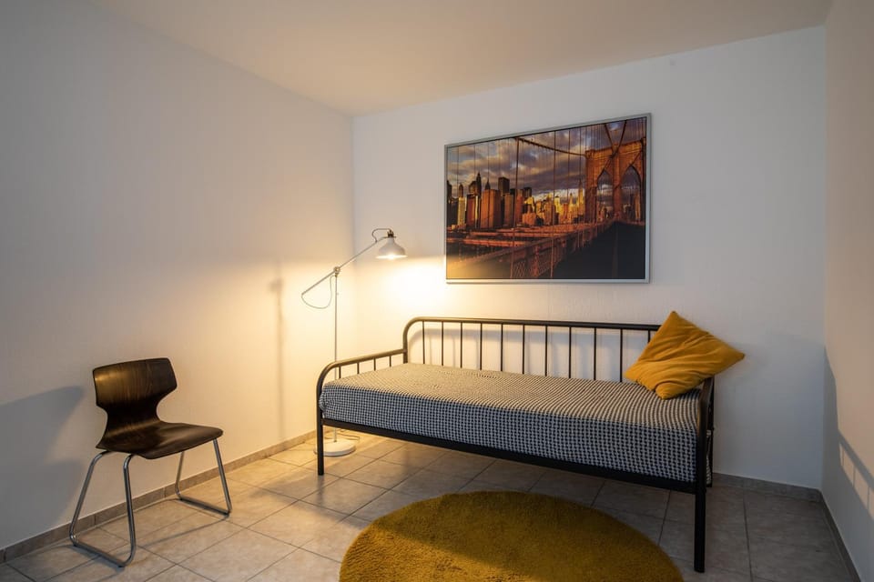 Urbanes Zimmer in Gäste-Wohnung Vacation rental in Stuttgart