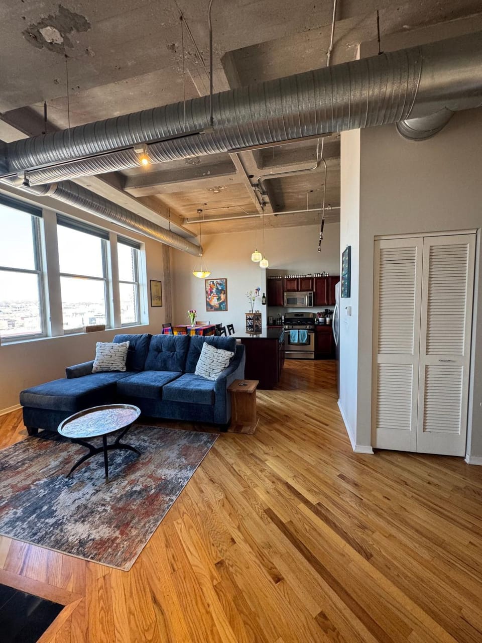 World Cup Luxury Loft -Steps to Fan Fest - Heart of KC Crossroads - 30 Night Min Apartment in Kansas City