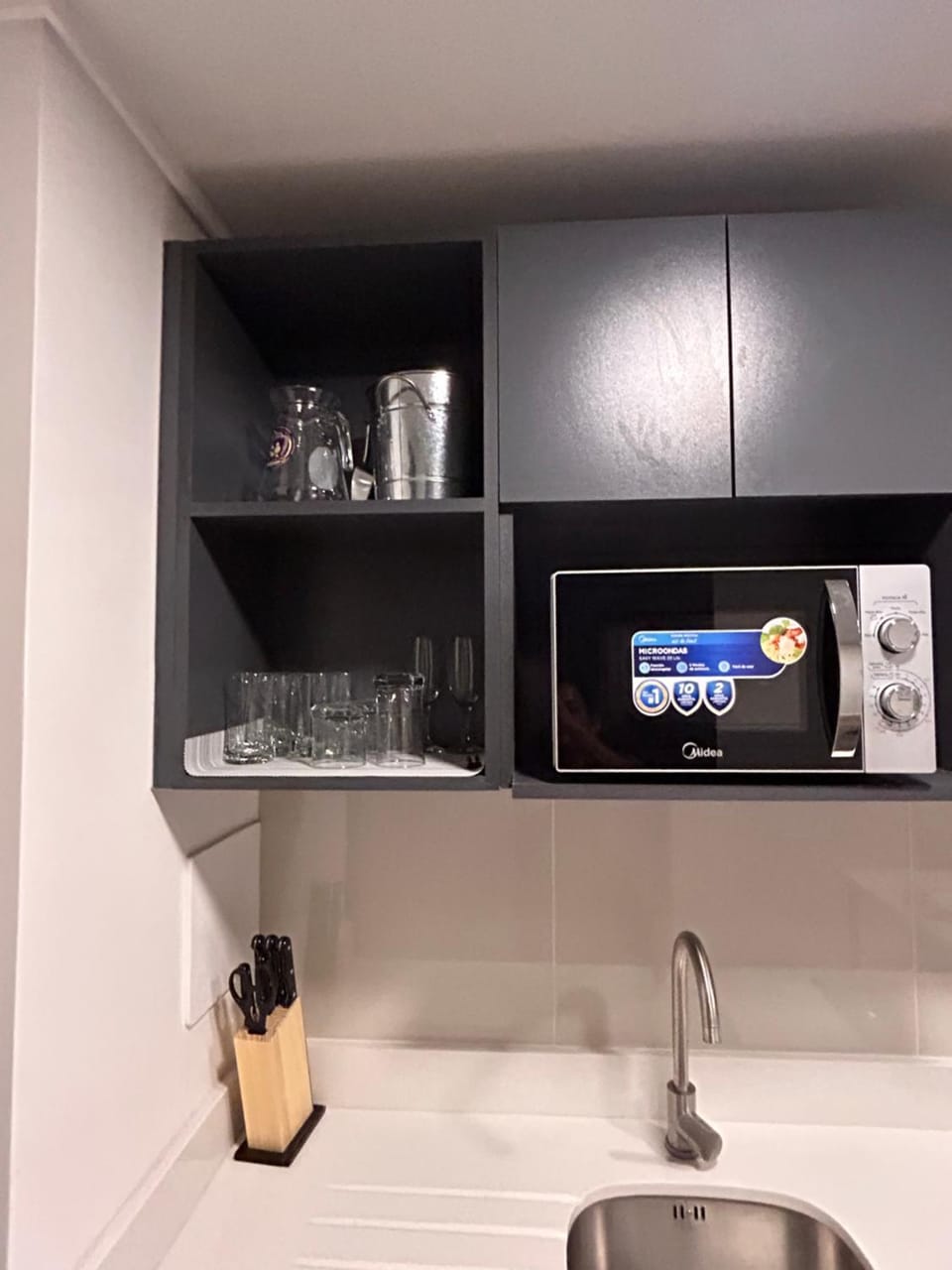 Kitchen or kitchenette, minibar, pet friendly, stove, toaster
