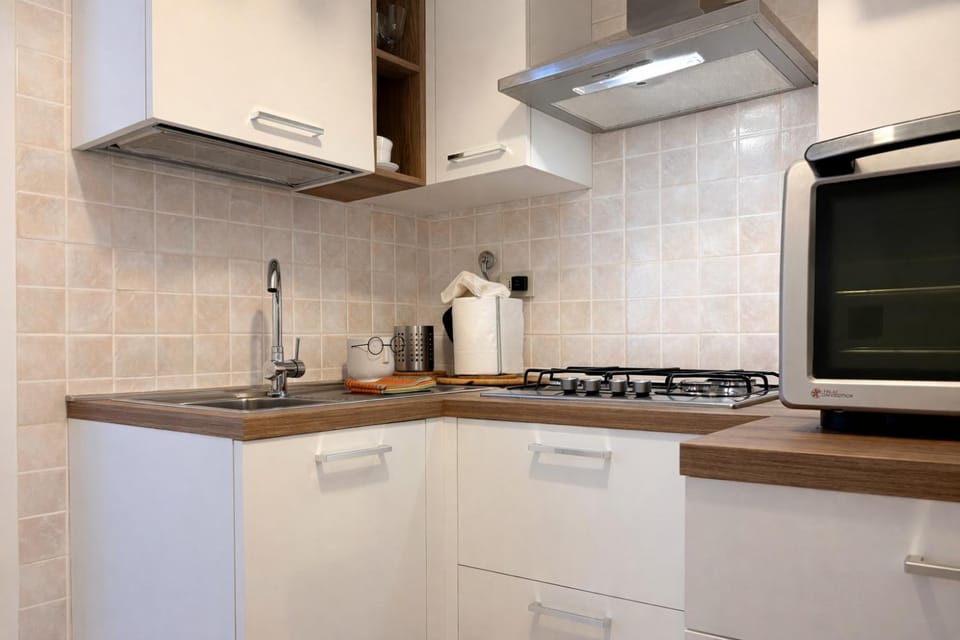 Kitchen or kitchenette, kitchen