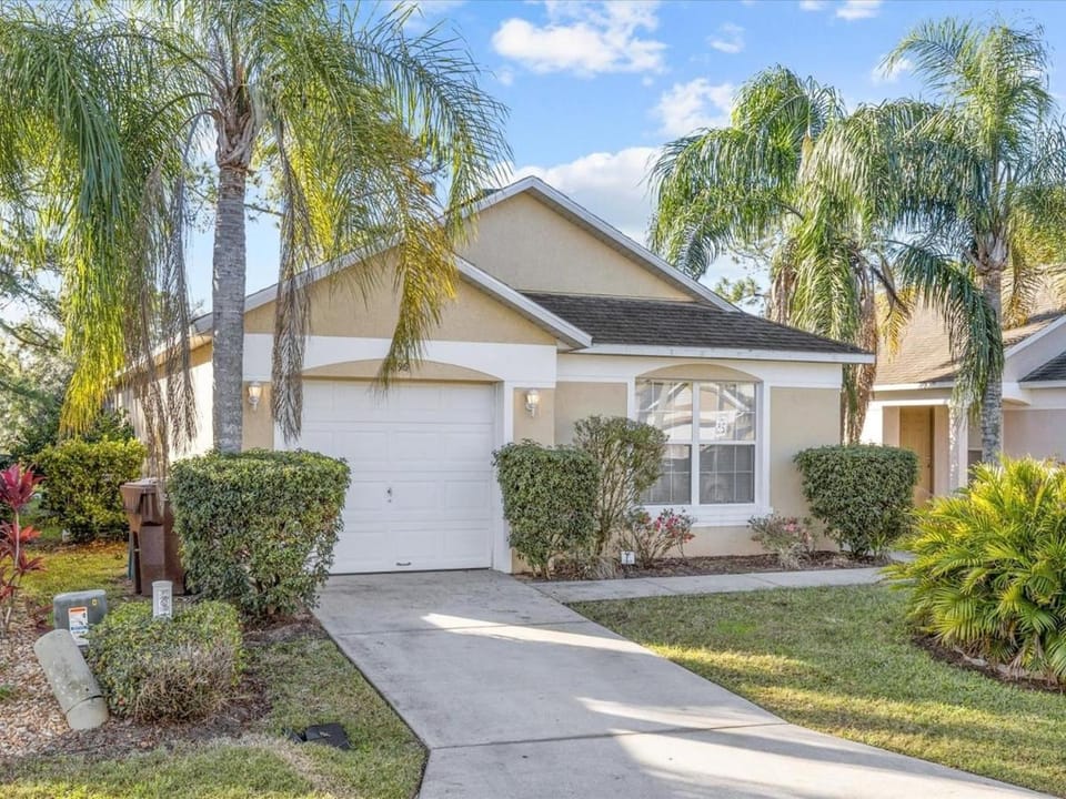 3Bd Villa with Private Pool & Golf Walmart 2 min home House in Haines City