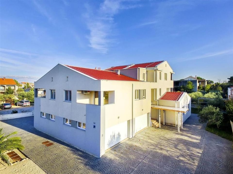 Property building, Day