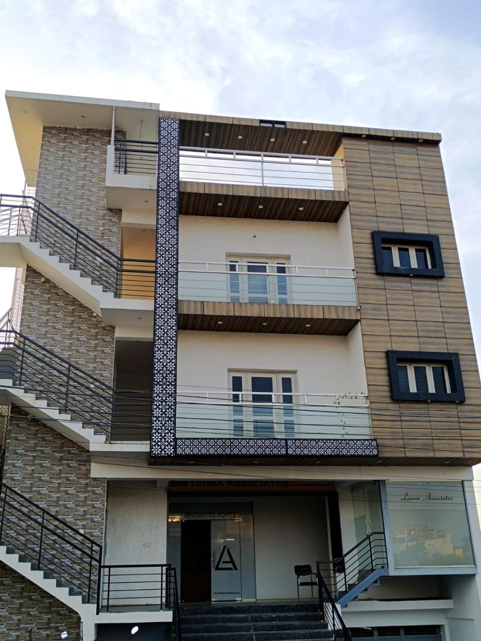 Pinkline service apartment by LUXE Apartment in Mysuru
