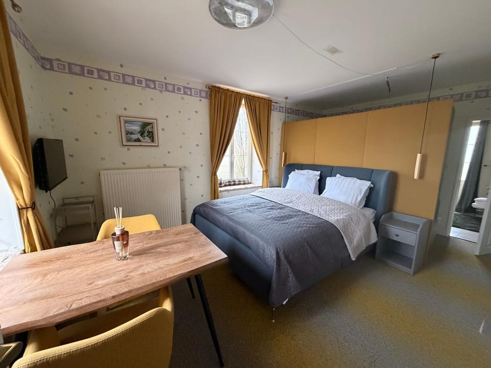 Bed & Breakfast Chateau Saintonge Bed and Breakfast in Pays de la Loire