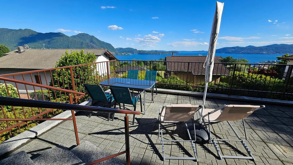 Summer, View (from property/room), Balcony/Terrace, Decorative detail, City view, Garden view, Lake view, Landmark view, Mountain view, sunbed