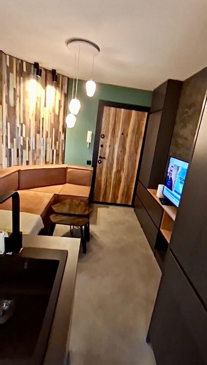 Art Apartment Center with Parking Apartment in Varna