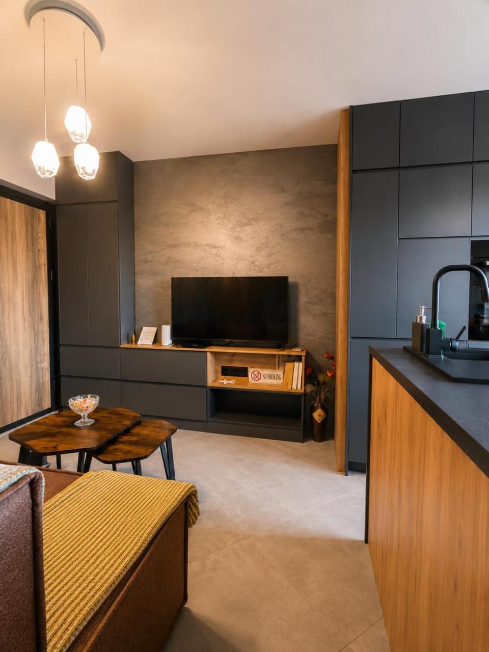Art Apartment Center with Parking Apartment in Varna