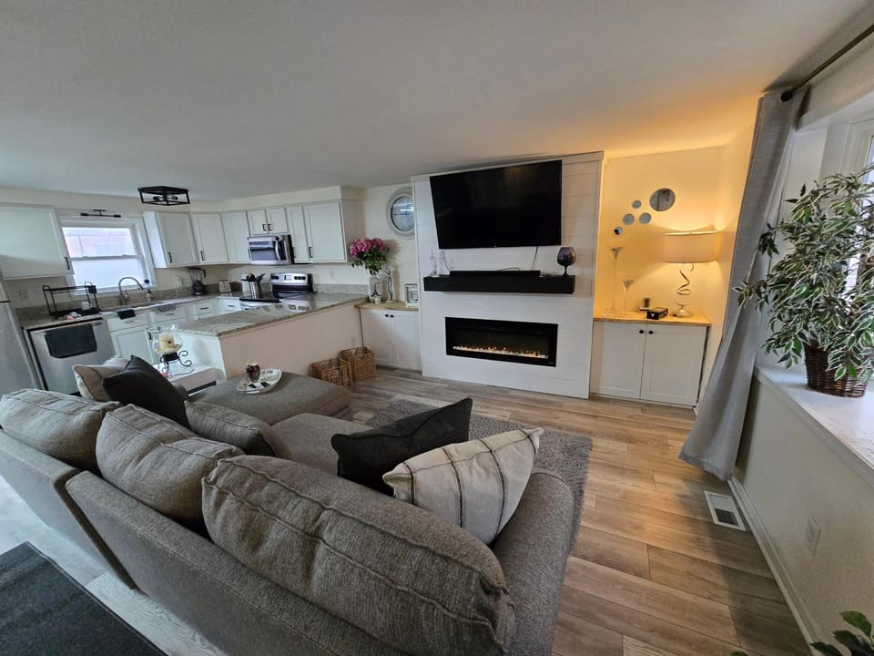 The Quiet Grove Villa in Orion Township