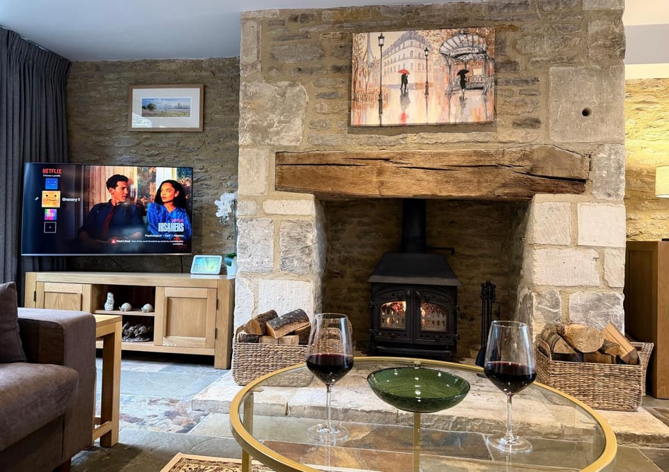 TV and multimedia, fireplace