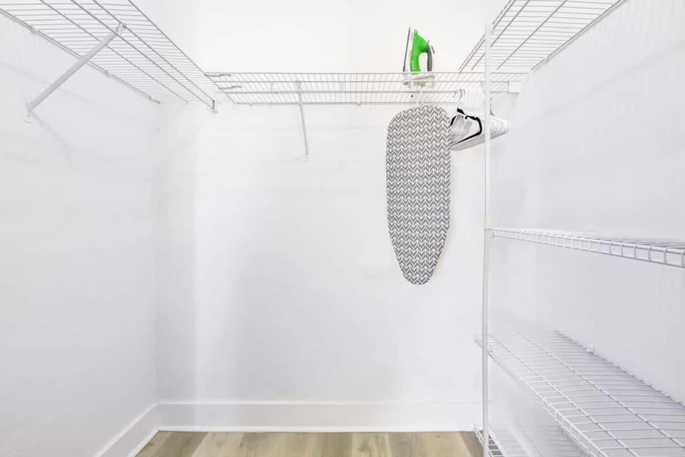 Modern Miami Beach Studio with King Bed Inn in South Beach Miami