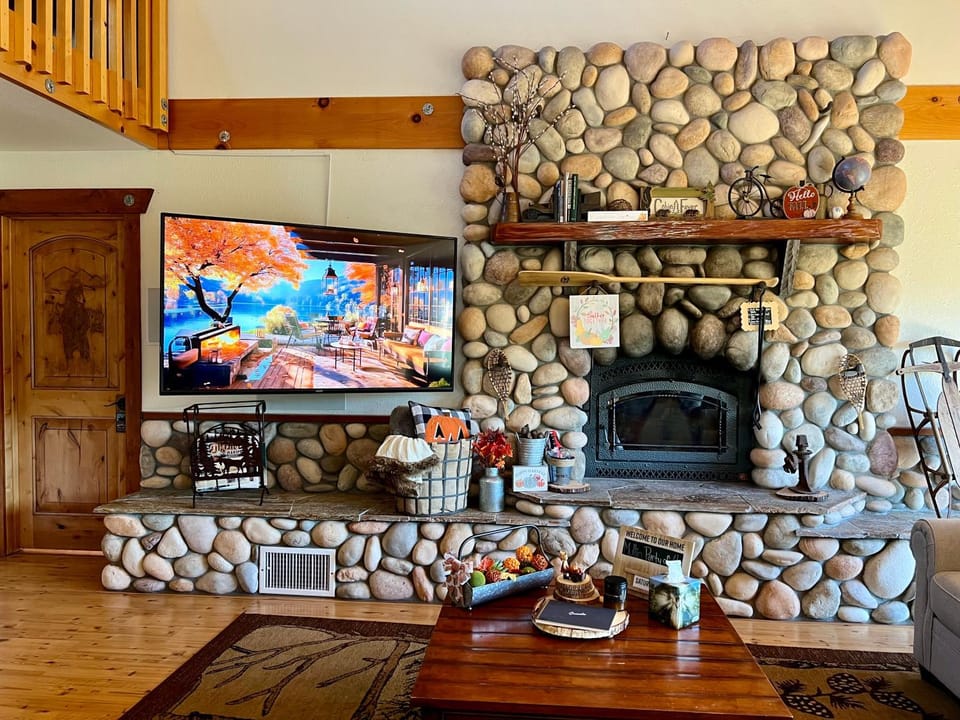 Communal lounge/ TV room, TV and multimedia