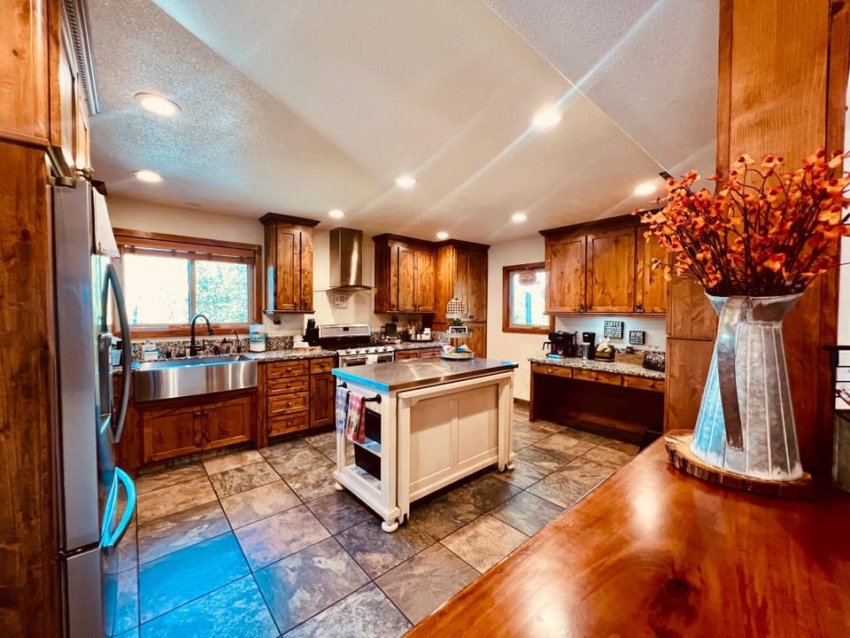 Kitchen or kitchenette, dishwasher, oven, stove, toaster
