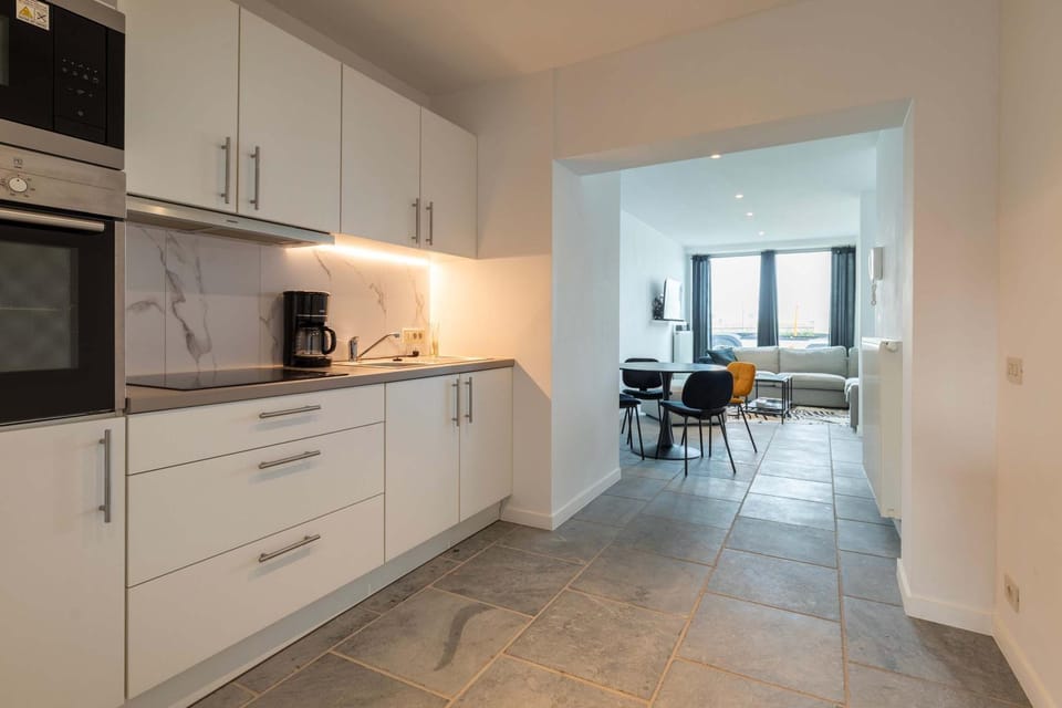Kitchen or kitchenette, oven, stove