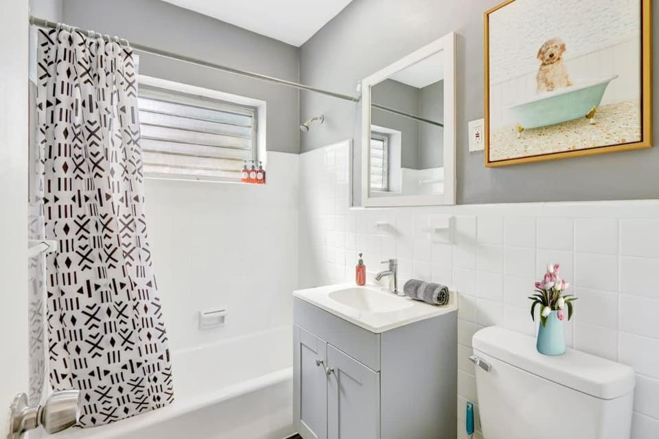 Bright 1BR Miami Beach Stay Near the Ocean Apartment in South Beach Miami