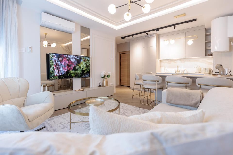 Kitchen or kitchenette, Living room, Dining area