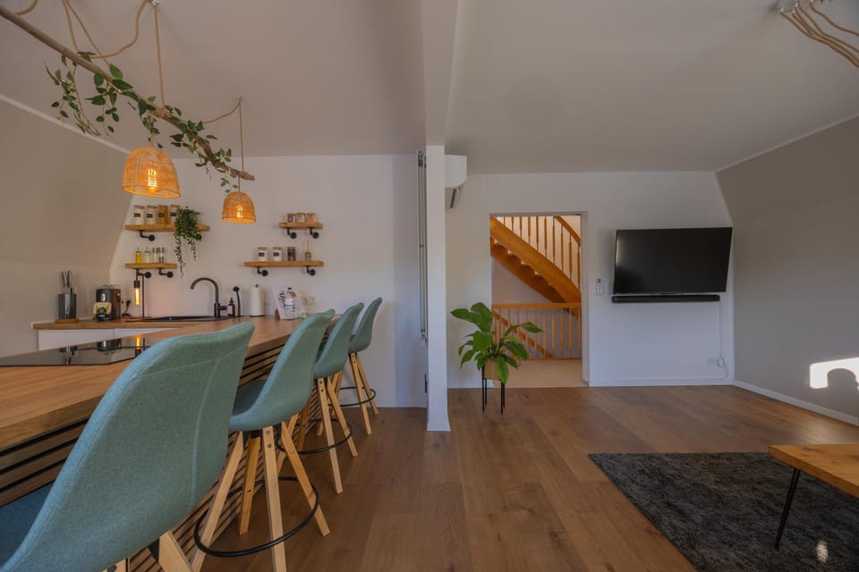 TV and multimedia, Living room, kitchen, air conditioner
