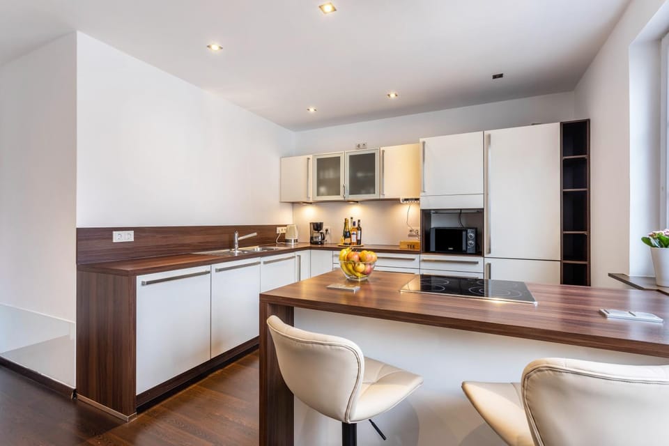 Kitchen or kitchenette, Living room