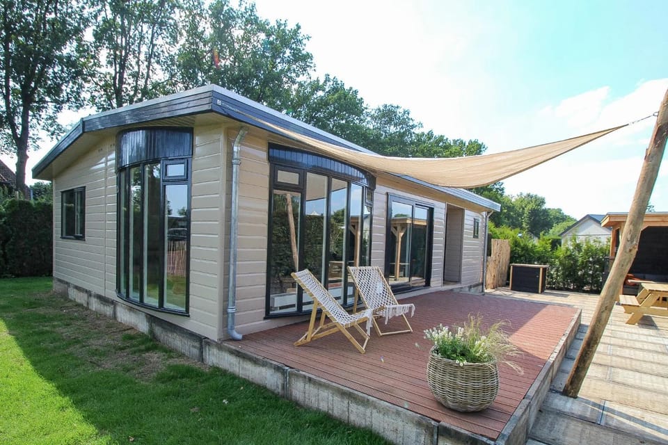 Property building, Garden, Garden view, sunbed