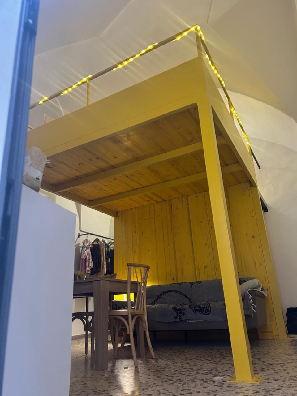 Living room, Seating area, bunk bed