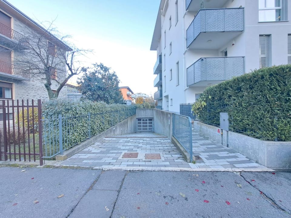 Property building, Street view
