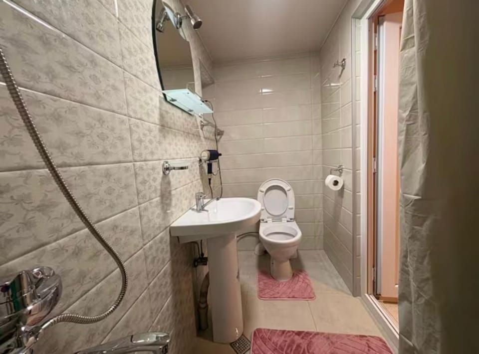 Shower, Toilet, Bathroom
