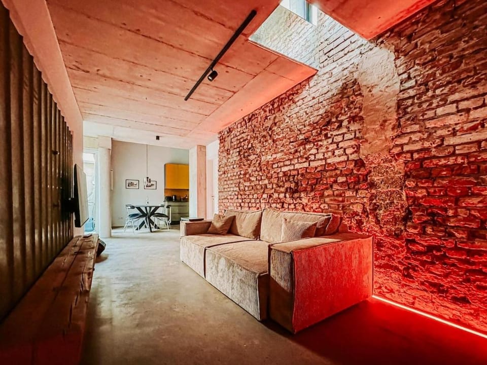 Coffee/tea facilities, Living room, Seating area