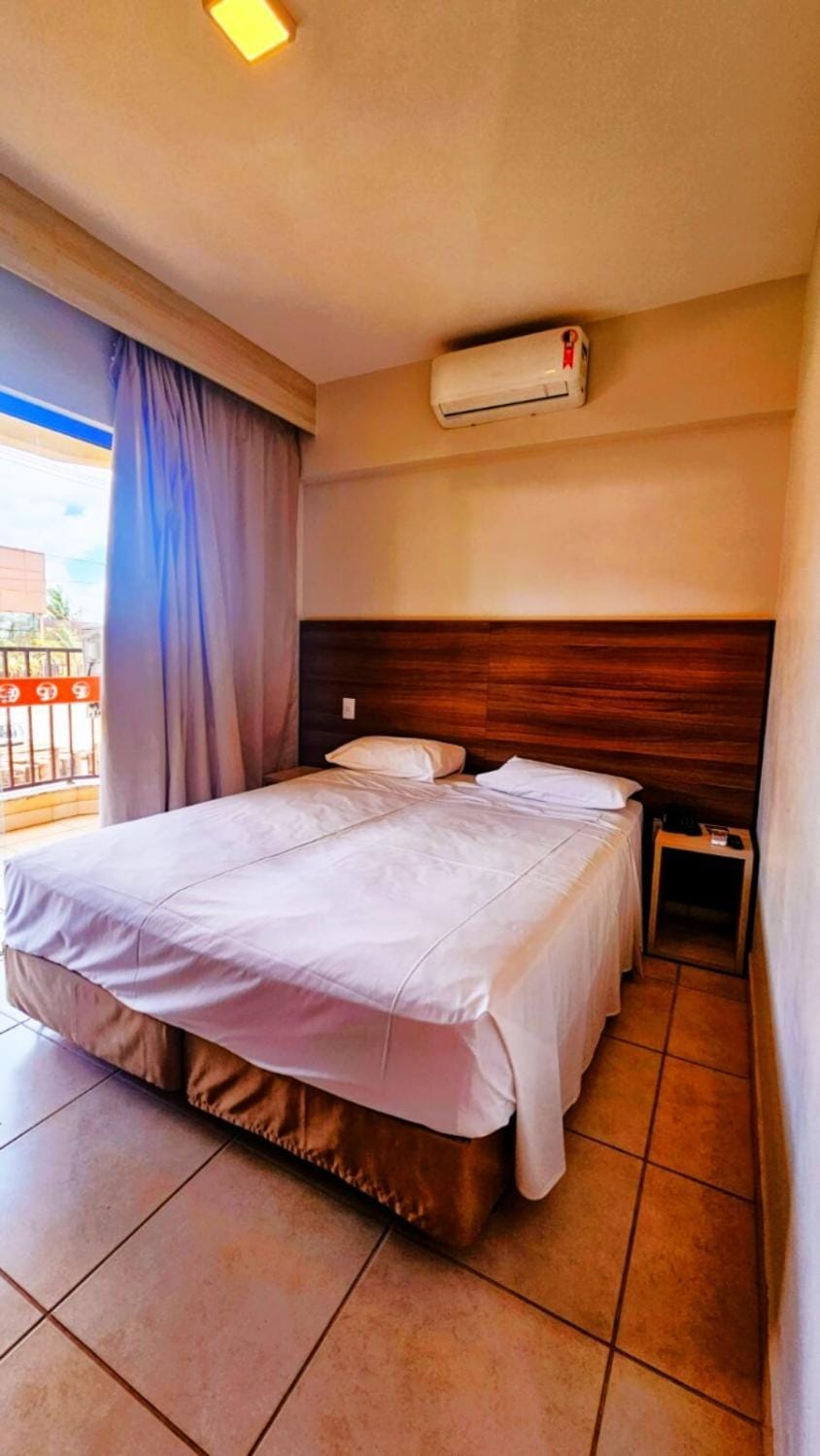 Bed, Bedroom, air conditioner