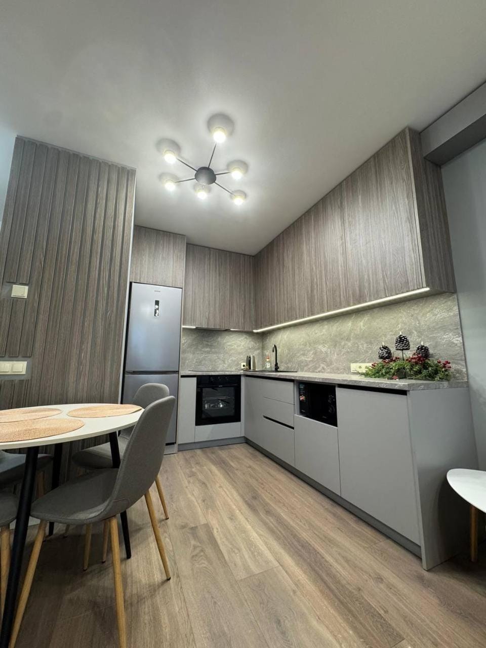 Dining area, dishwasher, oven, stove