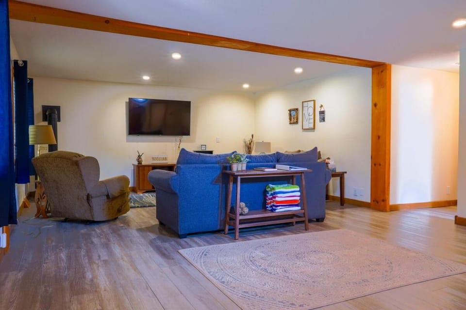 South Haven Getaway -Close to Beach & Town House in South Haven