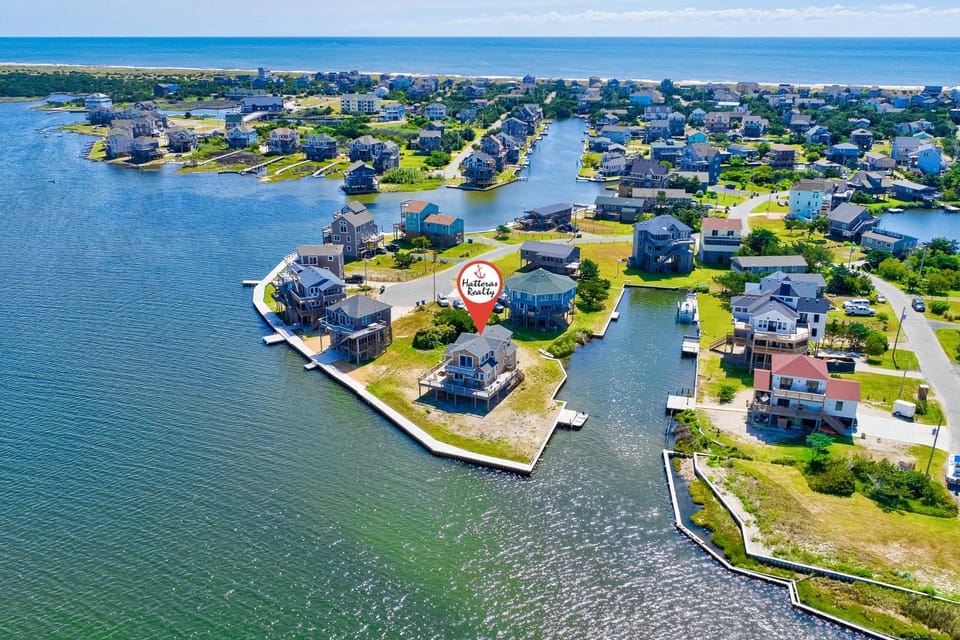 AV39 Breezy Point 39 House in Avon